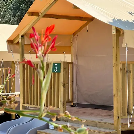 & Glamping Santa Fortunata סורנטו